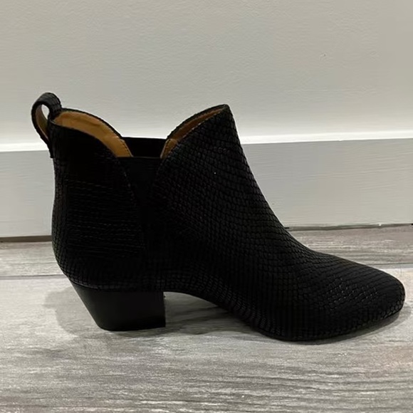 Low Gabbie Ankle Boots - Black - Sézane Sezane Black Textured Ankle Booties